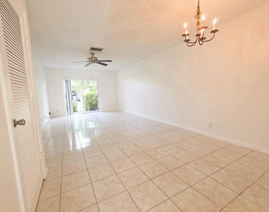 5445 Glenda Street - Photo Thumbnail 3