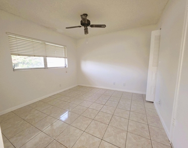 5445 Glenda Street - Photo Thumbnail 12