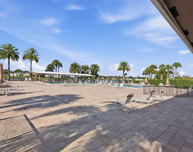 5445 Glenda Street - Photo Thumbnail 17