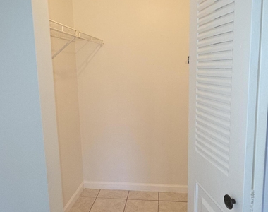 5445 Glenda Street - Photo Thumbnail 8