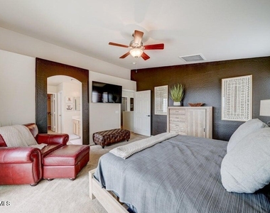 29293 N Yellow Bee Drive - Photo Thumbnail 12