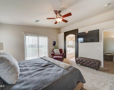29293 N Yellow Bee Drive - Photo Thumbnail 14