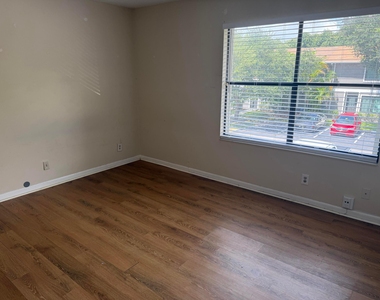 778 Hill Drive - Photo Thumbnail 6