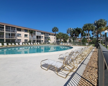4500 N Federal Highway - Photo Thumbnail 11