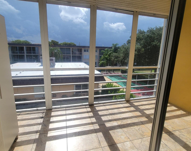 4500 N Federal Highway - Photo Thumbnail 4
