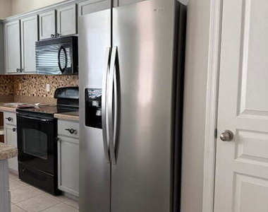 3942 E Claxton Avenue - Photo Thumbnail 9