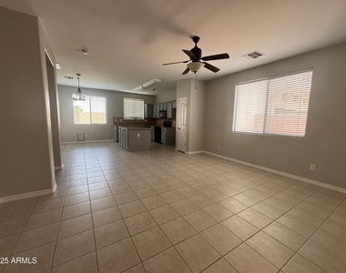 3942 E Claxton Avenue - Photo Thumbnail 8