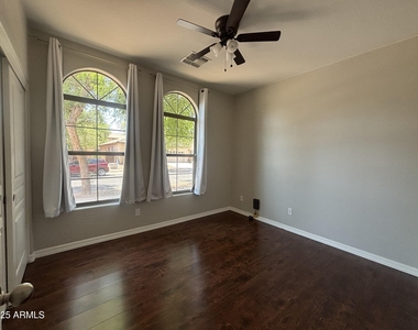 3942 E Claxton Avenue - Photo Thumbnail 12