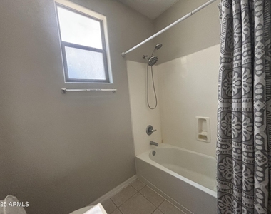 3942 E Claxton Avenue - Photo Thumbnail 15