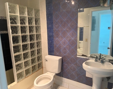 7814 Pembroke Road - Photo Thumbnail 7