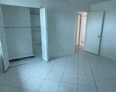 7814 Pembroke Road - Photo Thumbnail 5
