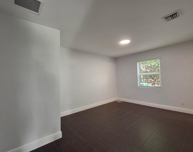 3731 Nw 110th Avenue Nw - Photo Thumbnail 5