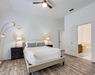 3306 Ashleaf Drive - Photo Thumbnail 16