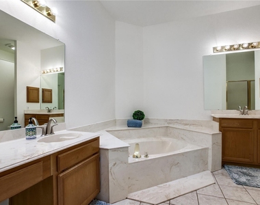 3306 Ashleaf Drive - Photo Thumbnail 17