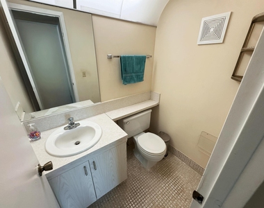 4075 Cornwall D - Photo Thumbnail 7