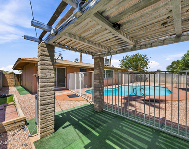 3737 W Griswold Road - Photo Thumbnail 24
