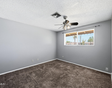 3737 W Griswold Road - Photo Thumbnail 18