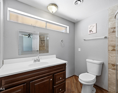 3737 W Griswold Road - Photo Thumbnail 14