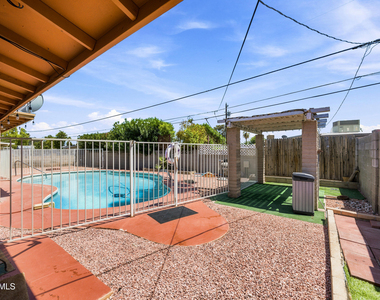 3737 W Griswold Road - Photo Thumbnail 23
