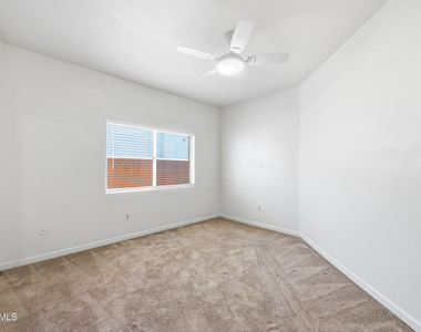 7021 E Earll Drive - Photo Thumbnail 18