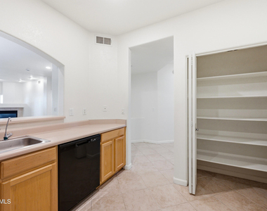 7021 E Earll Drive - Photo Thumbnail 11