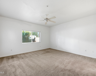 7021 E Earll Drive - Photo Thumbnail 12