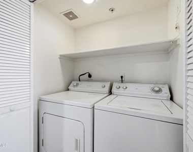 7021 E Earll Drive - Photo Thumbnail 20