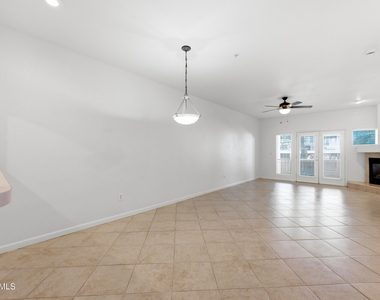 7021 E Earll Drive - Photo Thumbnail 3