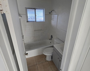 5900 Garfield Street - Photo Thumbnail 4