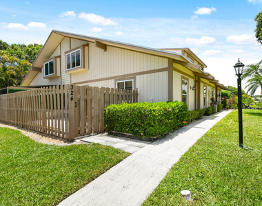 324 Maplecrest Circle - Photo Thumbnail 1