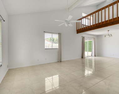 324 Maplecrest Circle - Photo Thumbnail 7