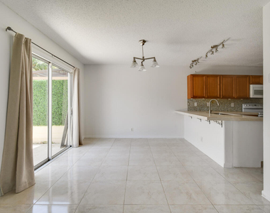 324 Maplecrest Circle - Photo Thumbnail 8