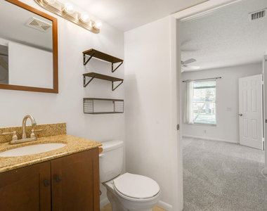 324 Maplecrest Circle - Photo Thumbnail 16