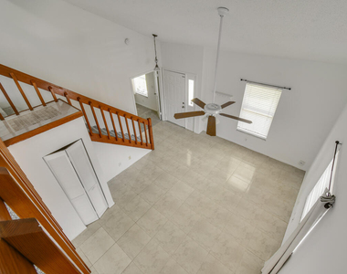 324 Maplecrest Circle - Photo Thumbnail 5