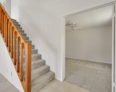 324 Maplecrest Circle - Photo Thumbnail 18