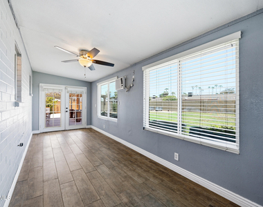 1506 W 2nd Street - Photo Thumbnail 3