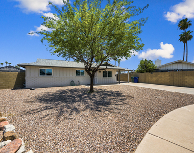 1506 W 2nd Street - Photo Thumbnail 13