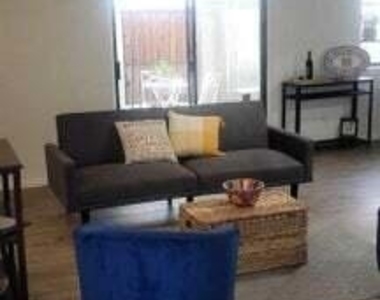 8702 N 67th Drive - Photo Thumbnail 6