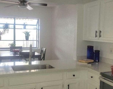 8702 N 67th Drive - Photo Thumbnail 3