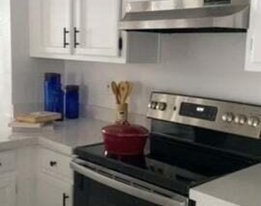 8702 N 67th Drive - Photo Thumbnail 1