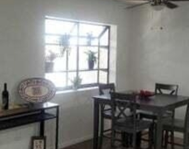 8702 N 67th Drive - Photo Thumbnail 7