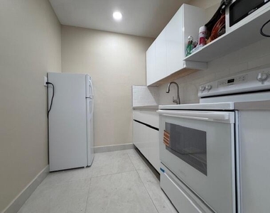 53 Ne 16th Place - Photo Thumbnail 4