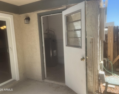 5902 W Townley Avenue - Photo Thumbnail 34