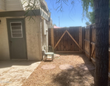 5902 W Townley Avenue - Photo Thumbnail 32