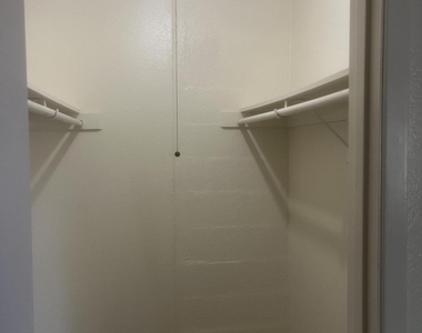 5902 W Townley Avenue - Photo Thumbnail 15