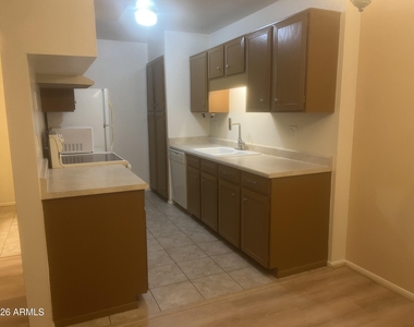 5902 W Townley Avenue - Photo Thumbnail 27
