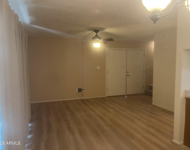 5902 W Townley Avenue - Photo Thumbnail 25