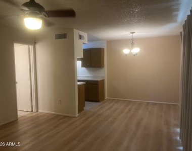 5902 W Townley Avenue - Photo Thumbnail 28