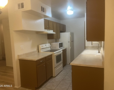 5902 W Townley Avenue - Photo Thumbnail 26