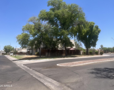 5902 W Townley Avenue - Photo Thumbnail 1